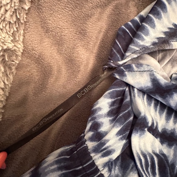 Halter neck dress - Picture 10 of 10